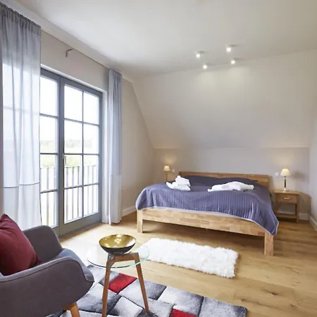 Prázdninový dům Reetland Am - Premium Reetdachvilla Mit 3 Schlafzimmern, Sauna Und Kamin E15