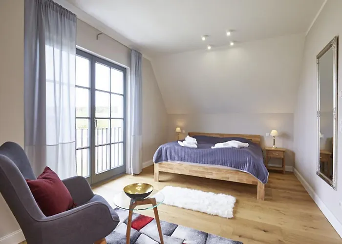 펜션 Reetland Am - Premium Reetdachvilla Mit 3 Schlafzimmern, Sauna Und Kamin E15