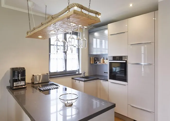 펜션 Reetland Am - Premium Reetdachvilla Mit 3 Schlafzimmern, Sauna Und Kamin E15